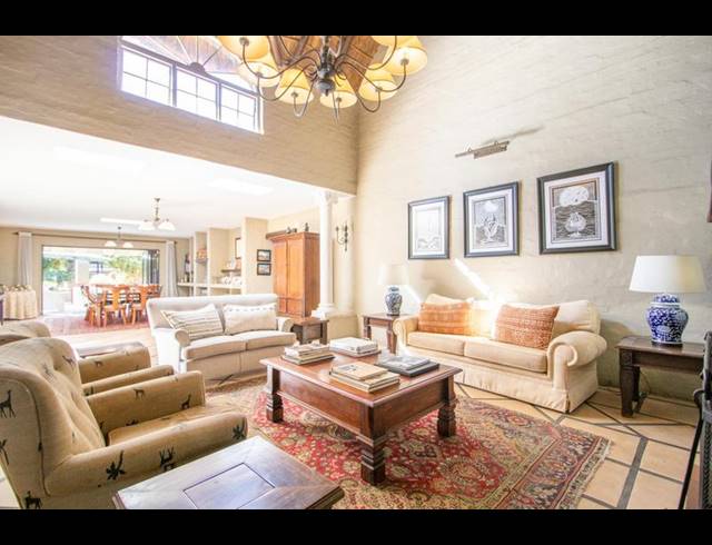6 BEDROOM HOUSE FOR SALE IN BEAULIEU